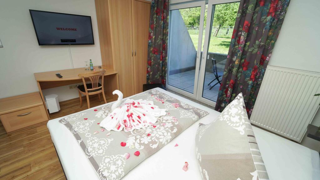 Hotel & Restaurant Am Kirschberg Alten Buseck Extérieur photo