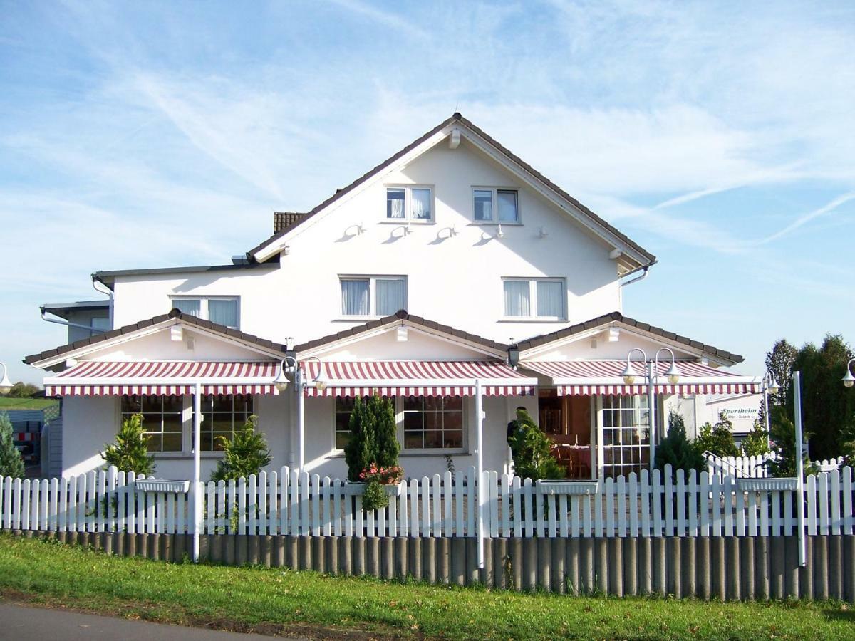 Hotel & Restaurant Am Kirschberg Alten Buseck Extérieur photo